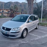 Volkswagen Touran cilindrata 1900 diesel 105 caval
