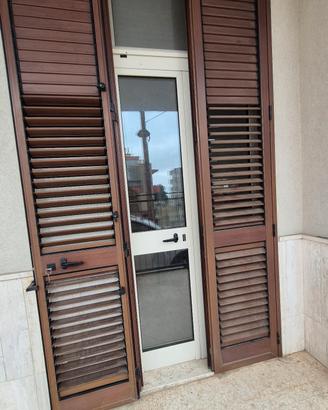  porte interne finestre e radiatori.