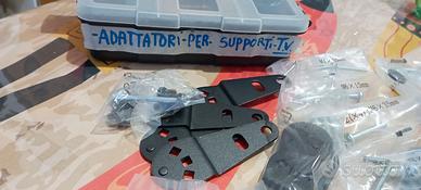 Adattatori con viti  per TV.