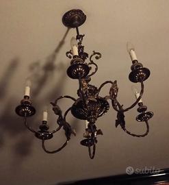 Lampadario in simil ferro battuto 