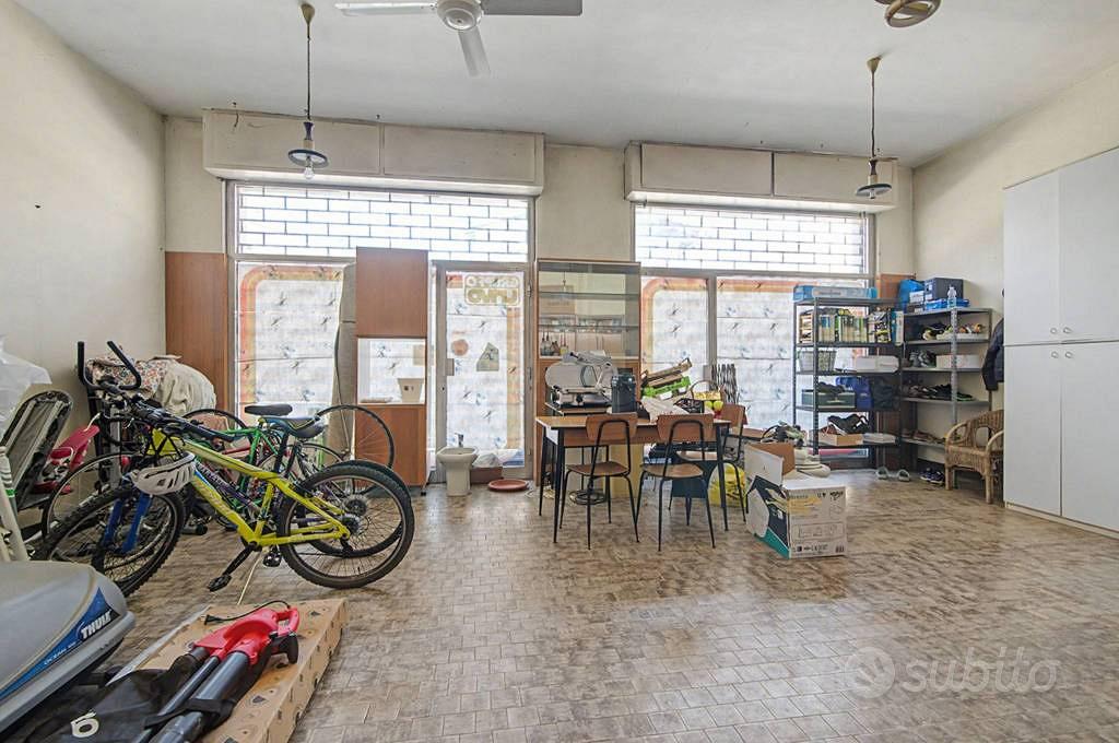 Immobile di 90 m² con 3 locali a Voghera - Altro