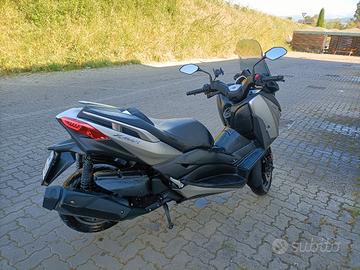 Yamaha xmax 400