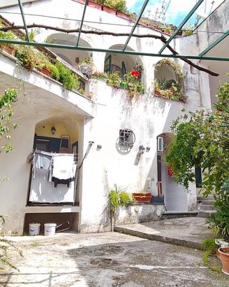 Piccolo rifugio rustico a cava de' tirreni
