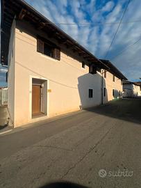 casa con cortile 