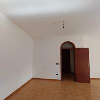 Ampio appartamento maglie (le)