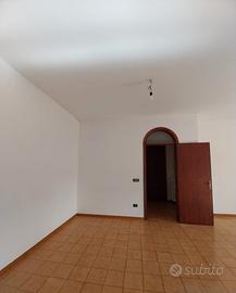 Ampio appartamento maglie (le)