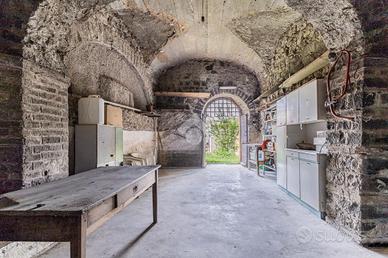 MAGAZZINO A BRACCIANO