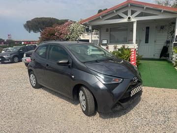 Toyota Aygo Connect 1.0 VVT-i 72 CV 5 porte x-fun