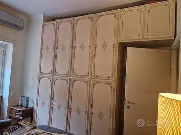 Armadio in legno  tamburato Roma nord