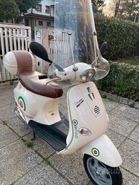 Vespa et4