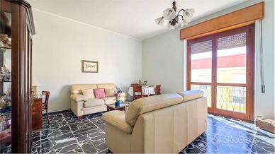 Spazioso quadrilocale con terrazza sovrastante