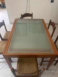 Tavolo Allungabile in legno con piano in vetro