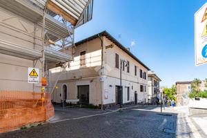 3 LOCALI A GROTTAFERRATA