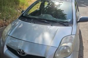 Toyota yaris sol del 2009 