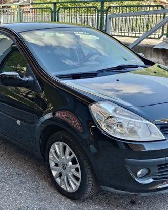 RENAULT Clio III 1.5 dCi Diesel IENE