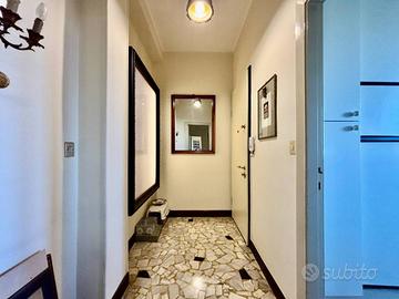 Appartamento di 157 m² con 4 locali e box auto a V