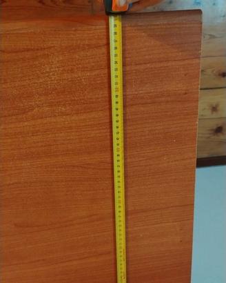 Scrivania in legno