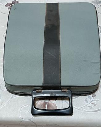 Macchina da scrivere Olivetti