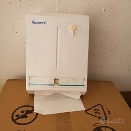 Dispensare asciugamani  di carta con preso le car