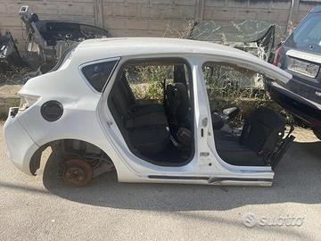 Ricambi Opel Astra 2012 scocca parte destra