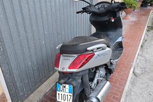 Yamaha xmax 250