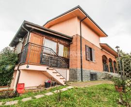 Villa Trifamiliare a Fiorano Modenese 7 locali