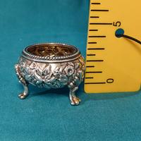 Antica saliera su piedini – S. Kirk & Son