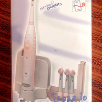 Spazzolino elettrico NUOVO con 4 testine