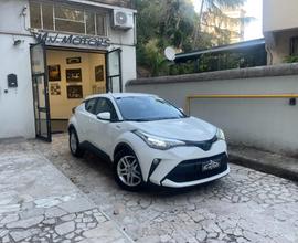 TOYOTA C-HR 1.8 Hybrid E-CVT Business