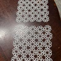 Due centrini bianchi a chiacchierino