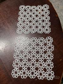 Due centrini bianchi a chiacchierino