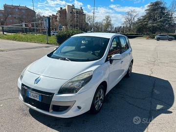 Renault Scenic X-Mod 1.6 cc benzina pari al nuovo 
