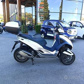 Piaggio MP3 300