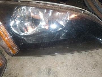 fari anteriori Ford Focus 