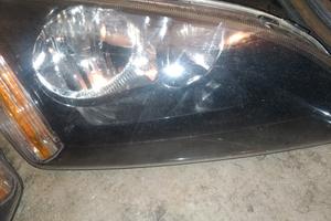 fari anteriori Ford Focus 