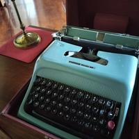 macchina da scrivere OLIVETTI LETTERA 44 anno 1964