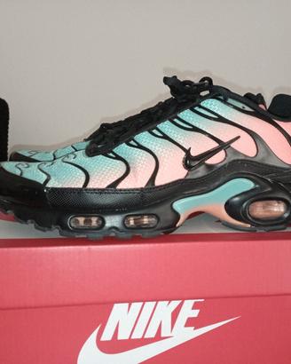 Nike Air Max Plus Squalo 43 black-aurora green 