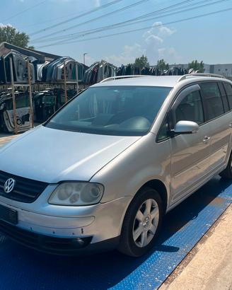 Volkswagen Touran 2006 2.0 TDI BKD PER RICAMBI