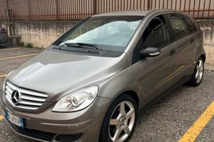 Classe b 180 cdi CERCHI AMG 18