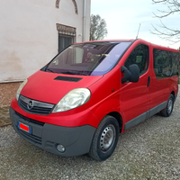 Opel Vivaro 9 posti furgone pulmino 2500 135cv