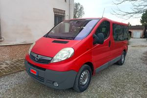 Opel Vivaro 9 posti furgone pulmino 2500 135cv