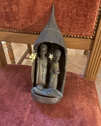 Presepe in monoblocco in legno intagliato a mano