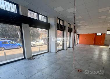 Locale Commerciale a Paderno Dugnano
