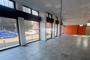 Locale Commerciale a Paderno Dugnano