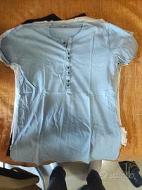 Maglietta celeste con bottoni – stile casual