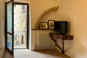 Villetta indipendente cielo terra ristrutturata