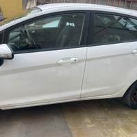 Ford fiesta 1.5 tdi motore + ricambi