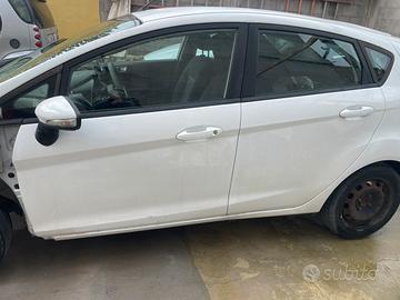 Ford fiesta 1.5 tdi motore + ricambi