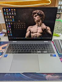 Samsung Galaxy book 5 pro 360 schermo 16"