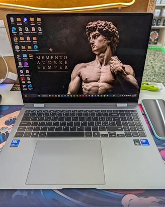 Samsung Galaxy book 5 pro 360 schermo 16"